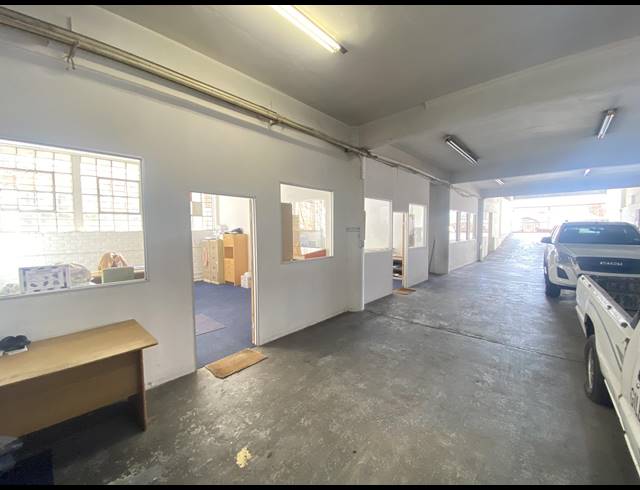 400M² WORKSHOP TO LET IN WOODSTOCK